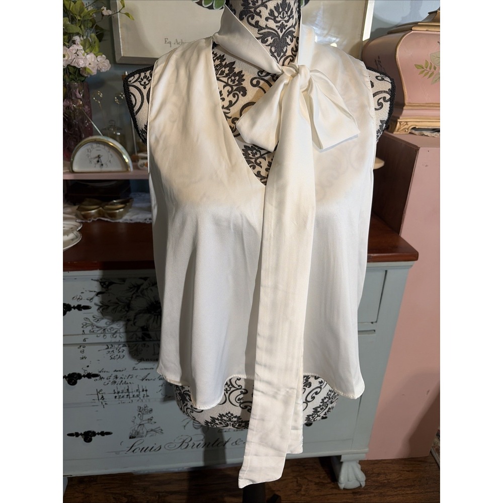 Nuna Lie White Satin Tie Neck Blouse Sz Medium. Career.